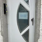 아파트 Proche Avec Au 1er Etage Et 1 Au 2eme Etage Avec Baignoire *