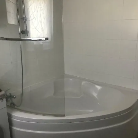 アパート Proche Avec Au 1er Etage Et 1 Au 2eme Etage Avec Baignoire Berck