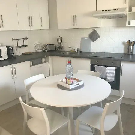 アパート Proche Avec Au 1er Etage Et 1 Au 2eme Etage Avec Baignoire